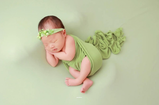 克孜勒苏柯尔克孜宝宝眼睛发蓝 克孜勒苏柯尔克孜宝宝眼睛发蓝